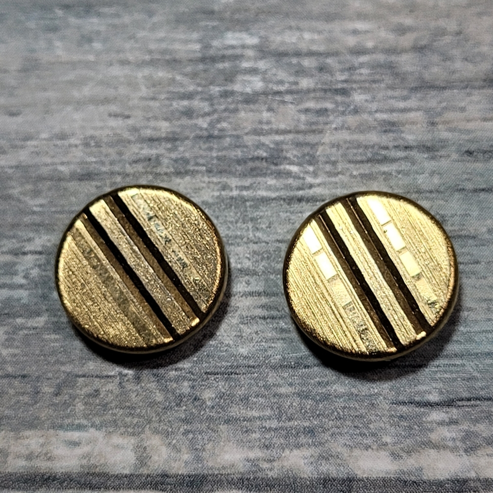 Two Button Covers. - Picture 5 of 5